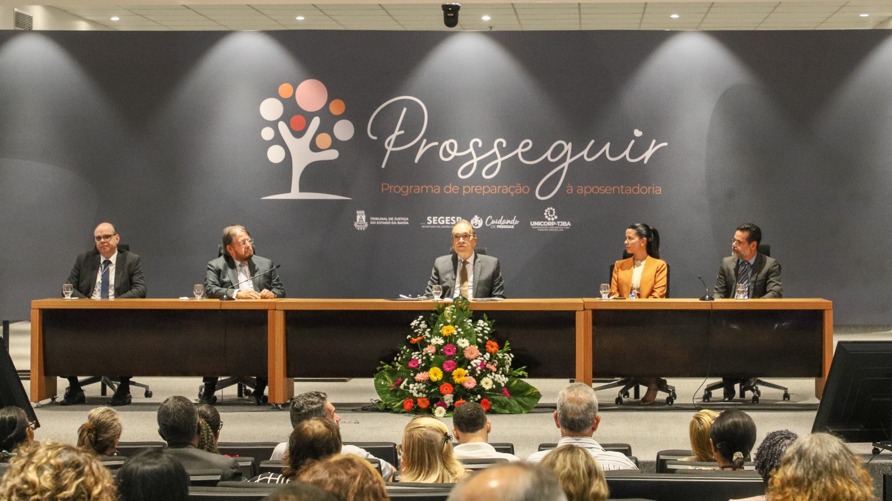 TJBA realiza aula inaugural do Programa Prosseguir   