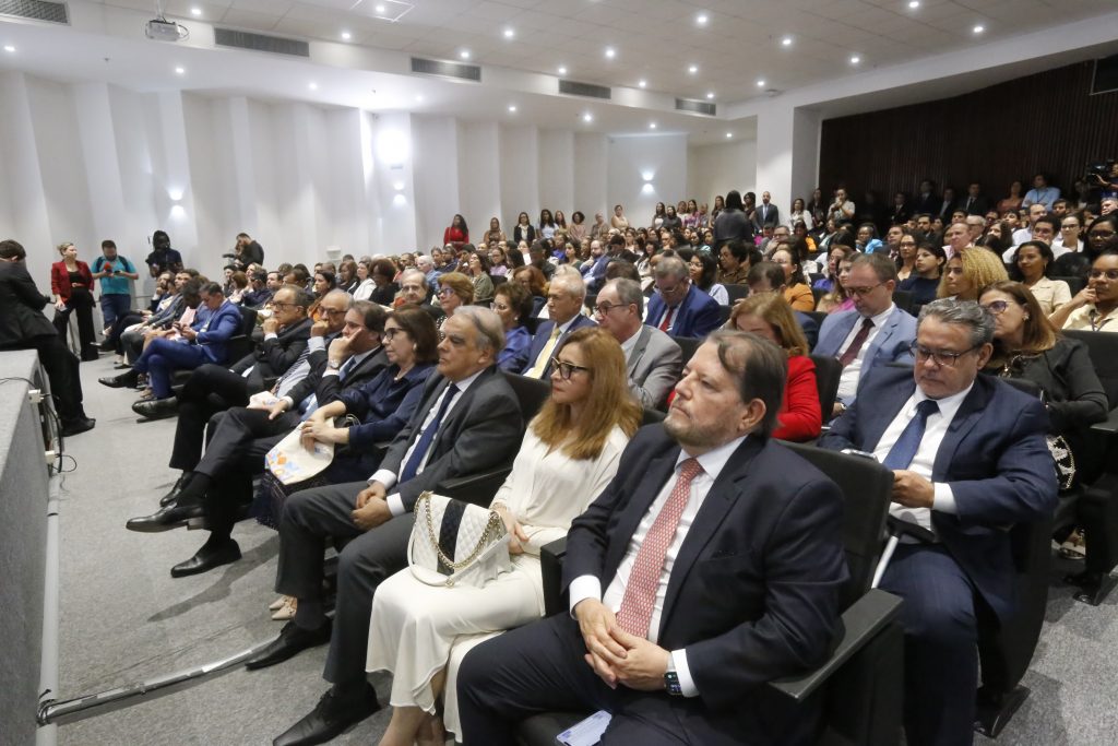 Presidente do STF e do CNJ, Ministro Luís Roberto Barroso, palestra no I Seminário da Linguagem Simples, promovido pelo TJBA: “Não devemos transformar a linguagem em um instrumento de poder e exclusão”    