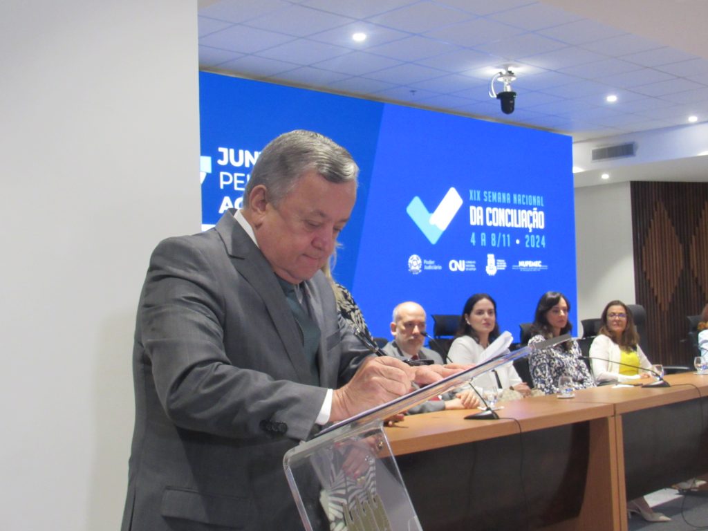 TJBA inicia Semanas de Conciliação; evento de abertura é marcado por premiação e assinatura de termo    