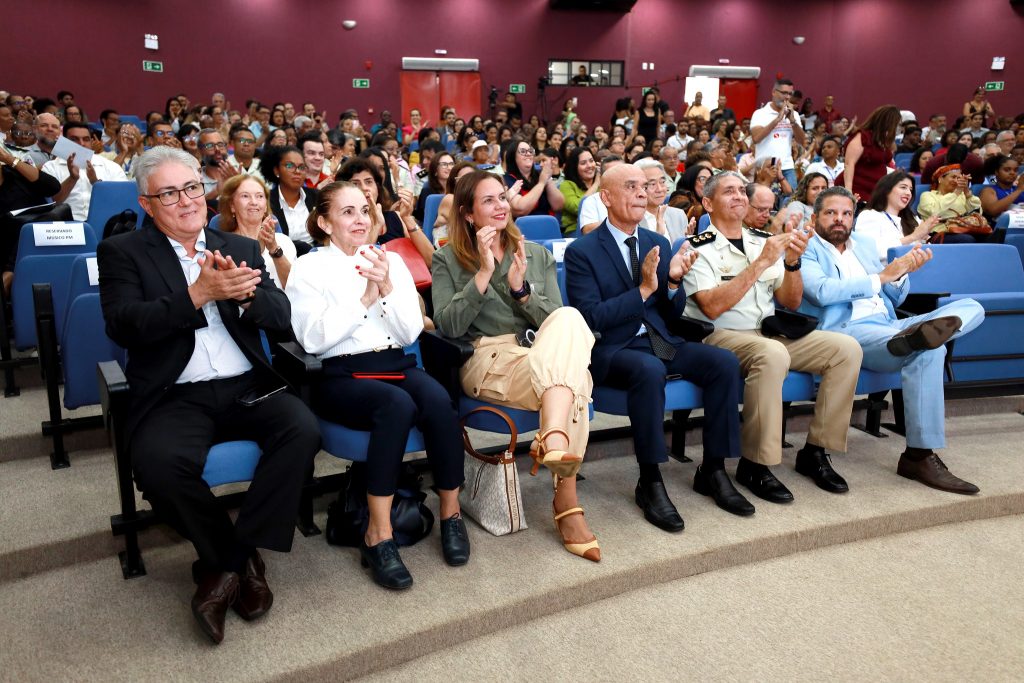Servidor do TJBA é homenageado com troféu na 17ª edição do Prêmio Servidor Cidadão    