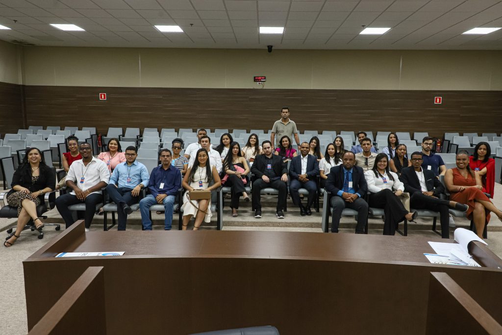 Projeto Conhecendo o Judiciário recebe estudantes da Unifamec, da Uninassau e da Unex   