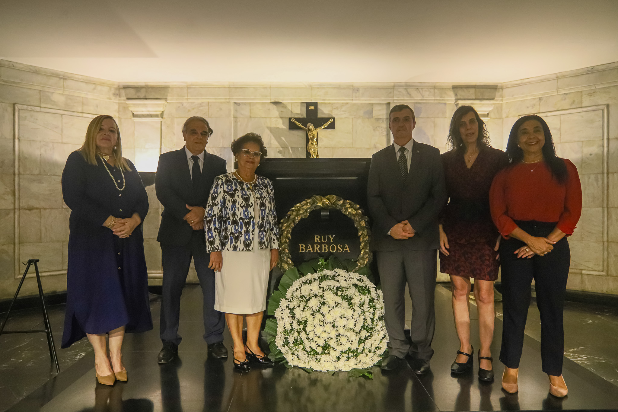Celebração dos 175 anos do nascimento de Ruy Barbosa é encerrada com homenagem no prédio histórico que leva o nome do jurista     