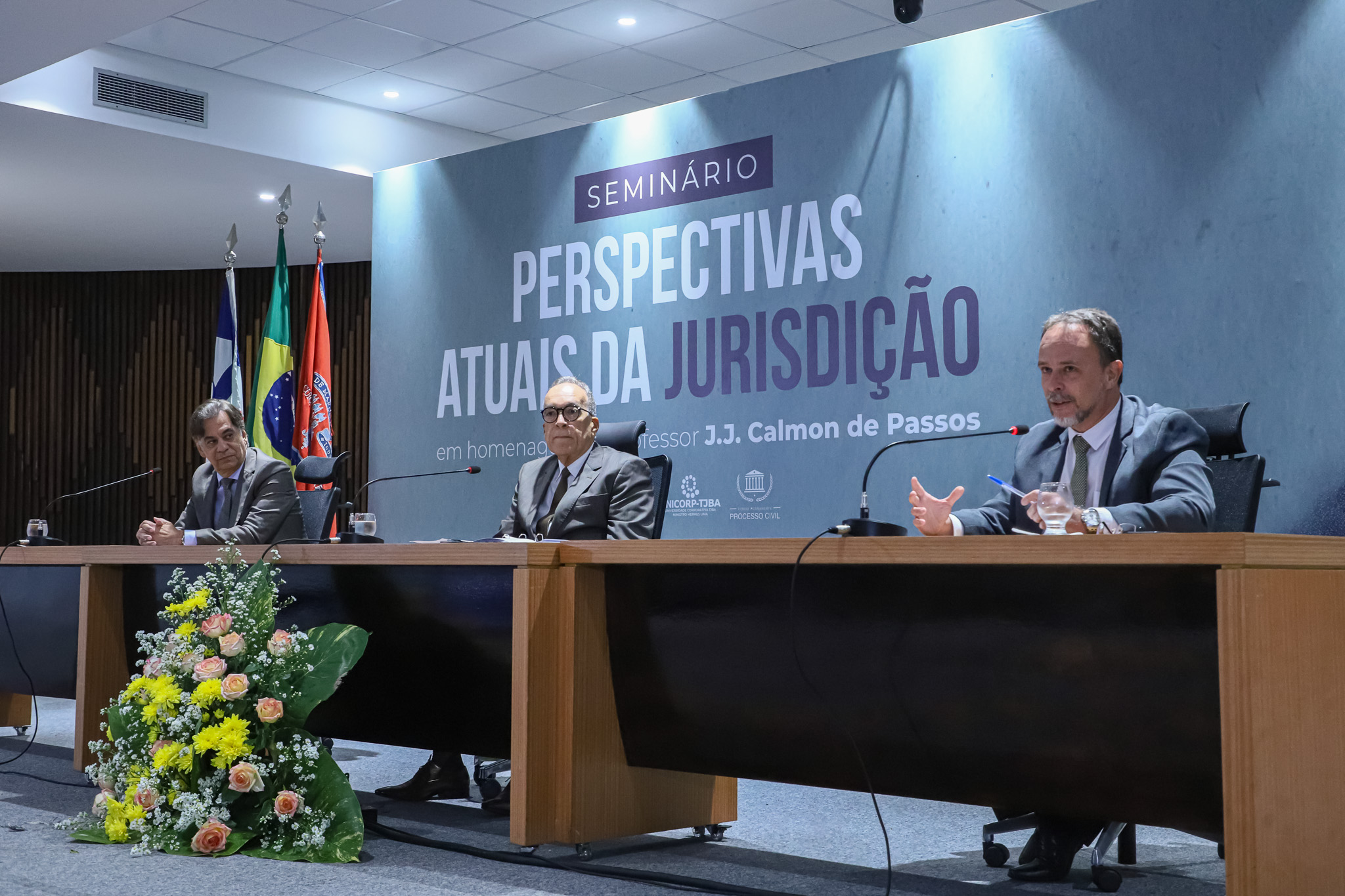 Célebre jurista J.J. Calmon de Passos é homenageado no Seminário Perspectivas Atuais da Jurisdição: “Seu pensamento está vivo”, diz Vice-Presidente do TJBA  