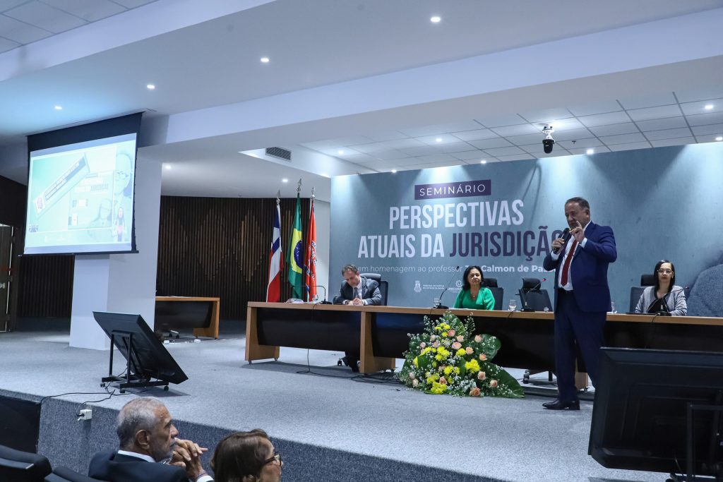Célebre jurista J.J. Calmon de Passos é homenageado no Seminário Perspectivas Atuais da Jurisdição: “Seu pensamento está vivo”, diz Vice-Presidente do TJBA  