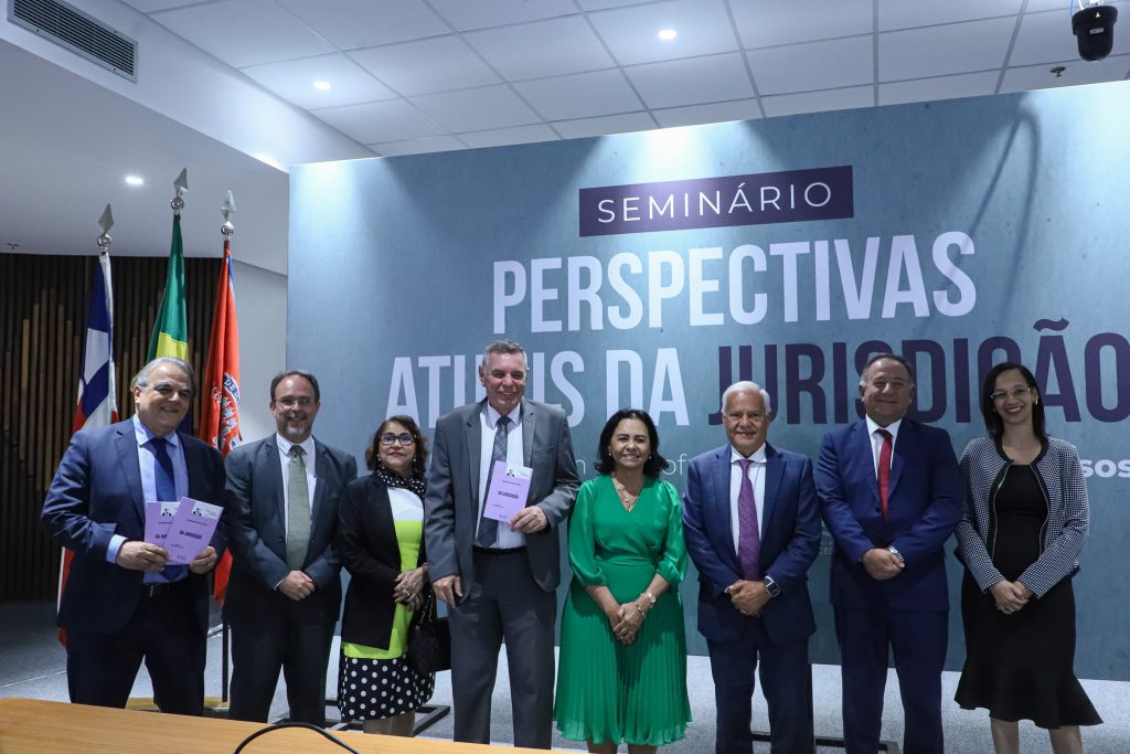 Célebre jurista J.J. Calmon de Passos é homenageado no Seminário Perspectivas Atuais da Jurisdição: “Seu pensamento está vivo”, diz Vice-Presidente do TJBA  