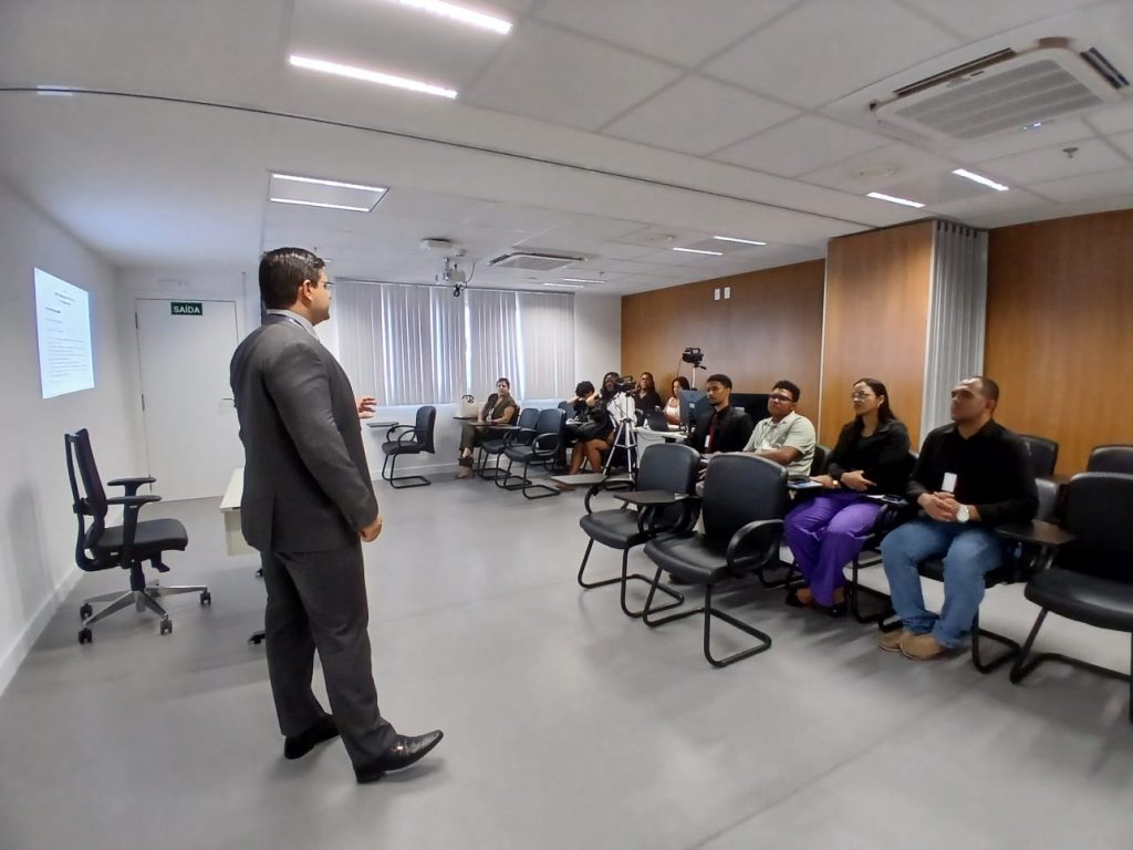 Projeto Conhecendo o Judiciário recebe estudantes da Unifamec, da Uninassau e da Unex   
