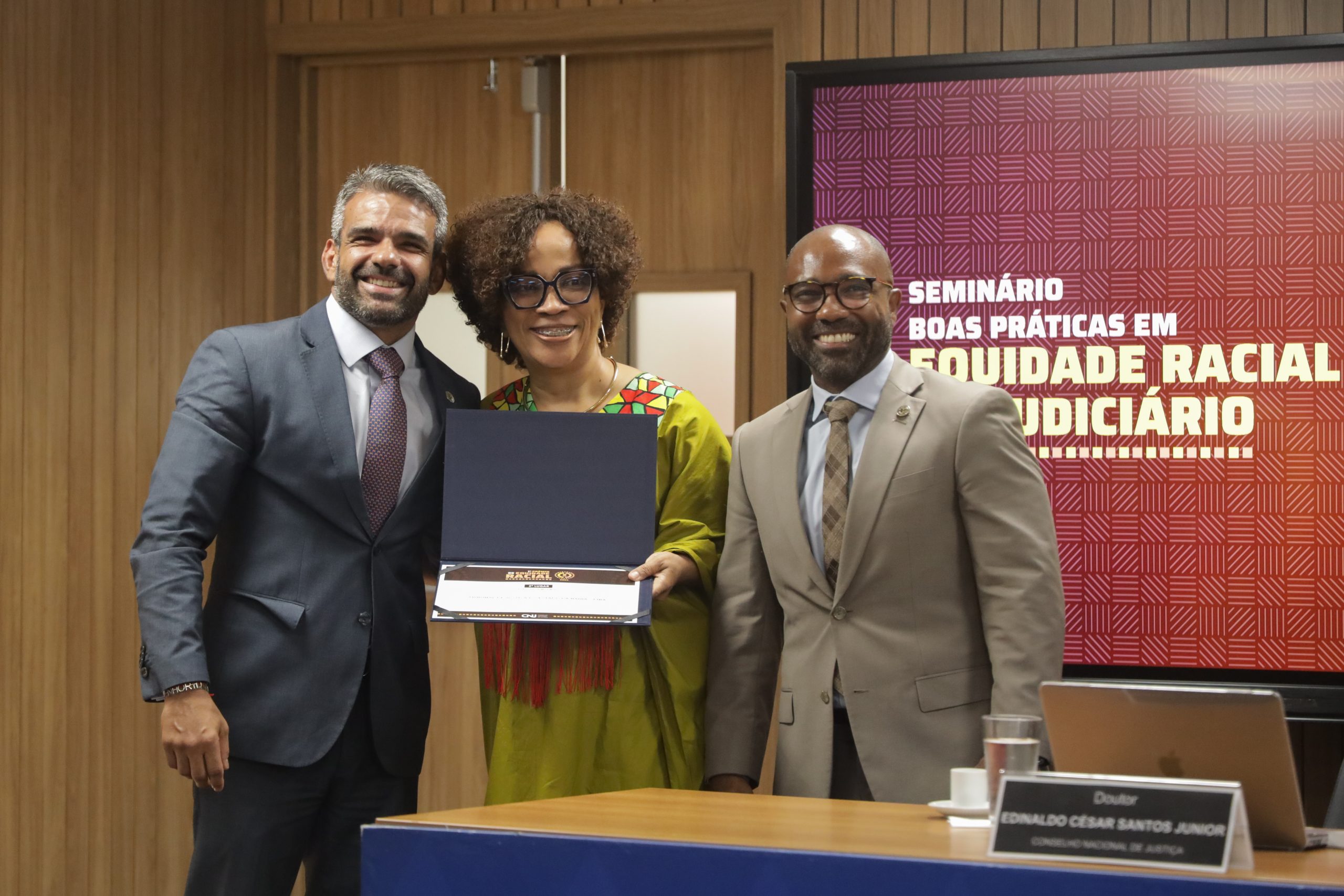 TJBA conquista o 2º lugar no Prêmio Equidade Racial; a Juíza Andremara dos Santos representou a Corte em Brasília    