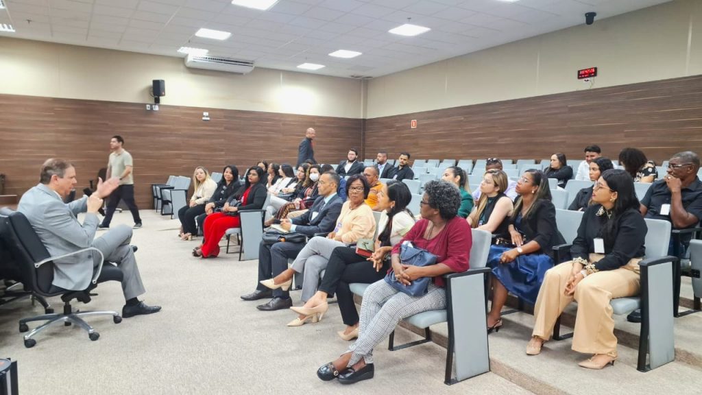 Projeto Conhecendo o Judiciário recebe estudantes da Unifamec, da Uninassau e da Unex   