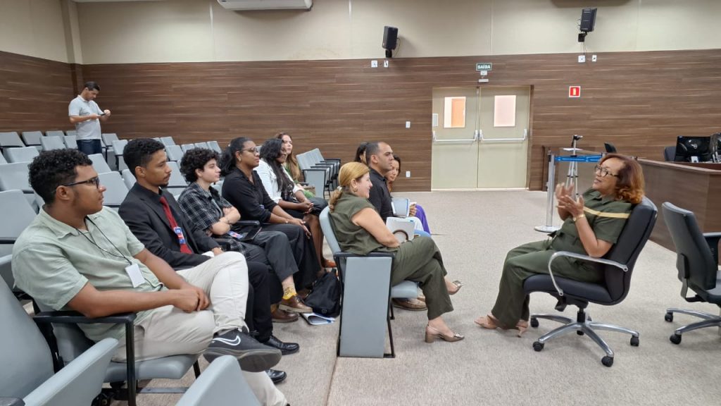 Projeto Conhecendo o Judiciário recebe estudantes da Unifamec, da Uninassau e da Unex   