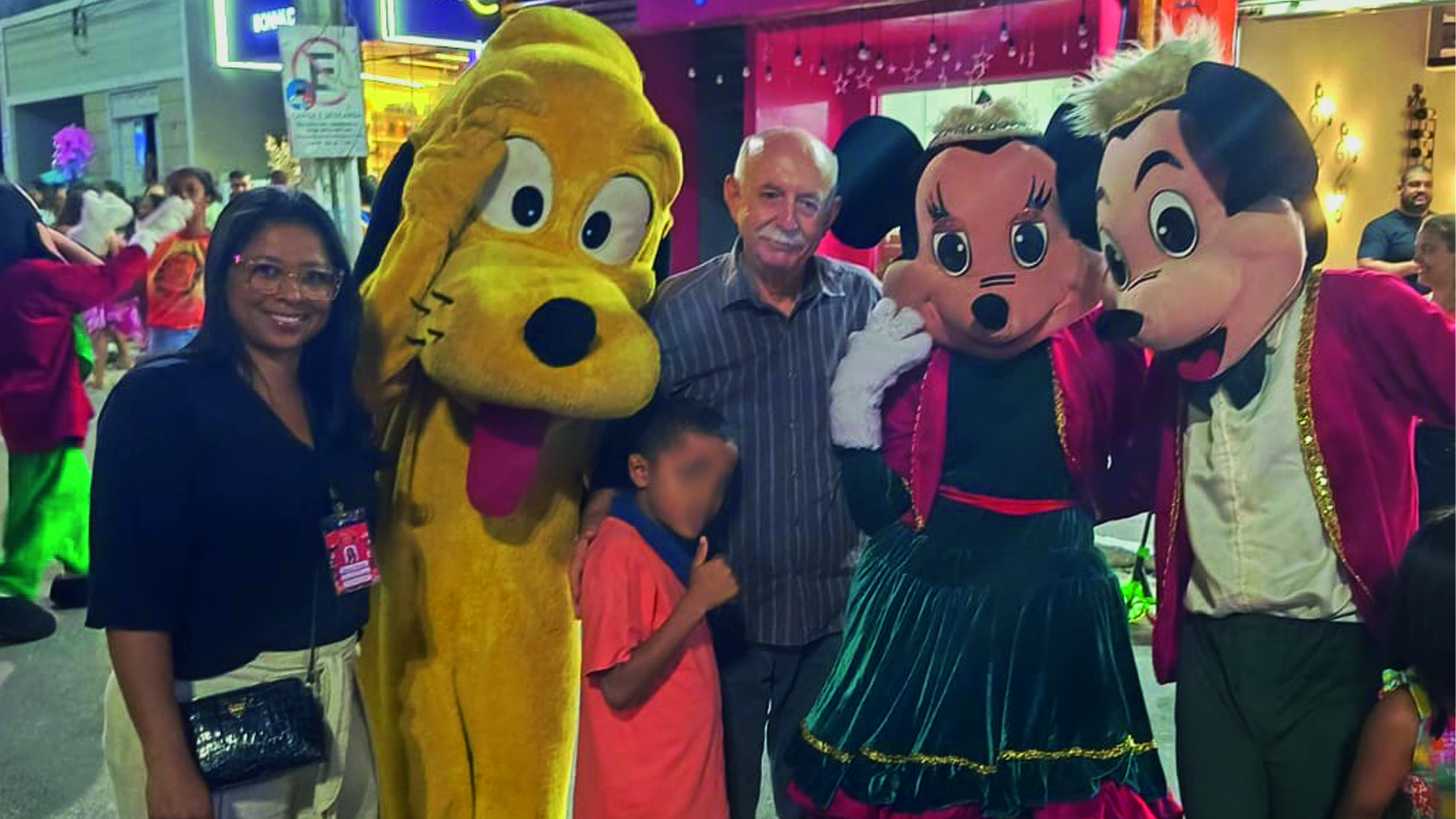 Coordenadoria da Infância e da Juventude: 42 crianças de casas de acolhimento de Serrinha, Araci, Teofilândia e Tucano participaram do Natal Luz de Conceição do Coité    