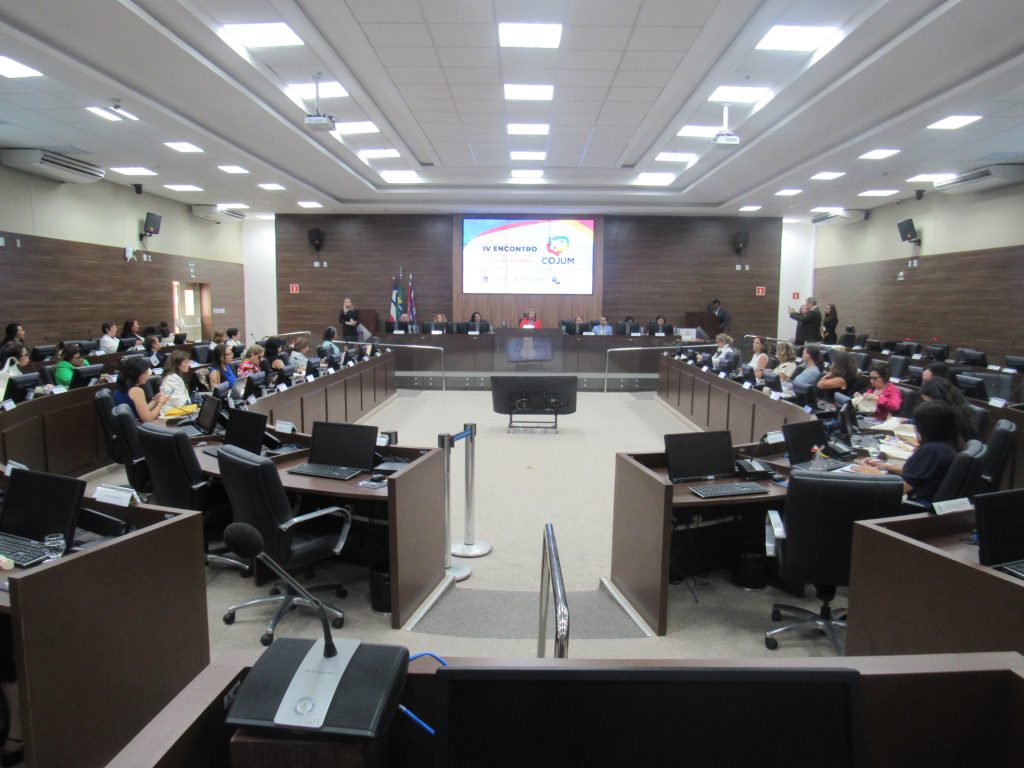 XVI Fonavid tem início em Salvador com o propósito de qualificar o acesso à justiça para mulheres em situação de violência; Coordenadora da Mulher do TJBA expressa a relevância do encontro    