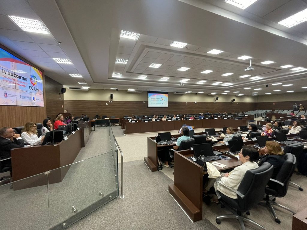 XVI Fonavid tem início em Salvador com o propósito de qualificar o acesso à justiça para mulheres em situação de violência; Coordenadora da Mulher do TJBA expressa a relevância do encontro    