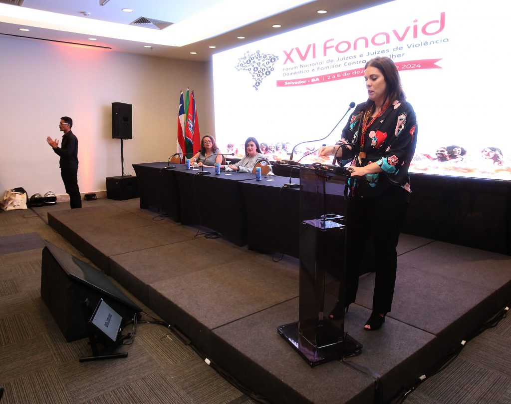 Fonavid 2024: terceiro dia reflete sobre a qualificação do acesso à justiça para mulheres vítimas de violência doméstica    