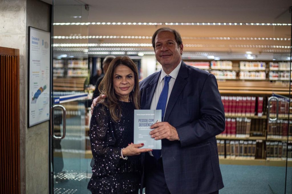 Juíza Patrícia Cerqueira lança o livro “Pessoa com Deficiência em Situação de Curatela e Sistema de Justiça” no STF    