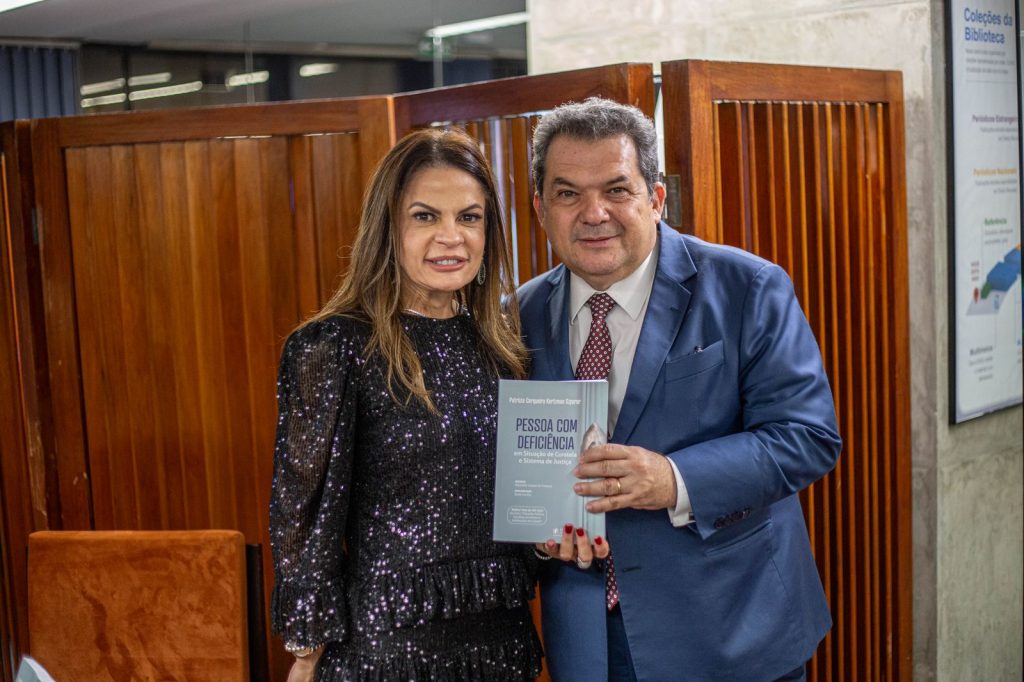 Juíza Patrícia Cerqueira lança o livro “Pessoa com Deficiência em Situação de Curatela e Sistema de Justiça” no STF    