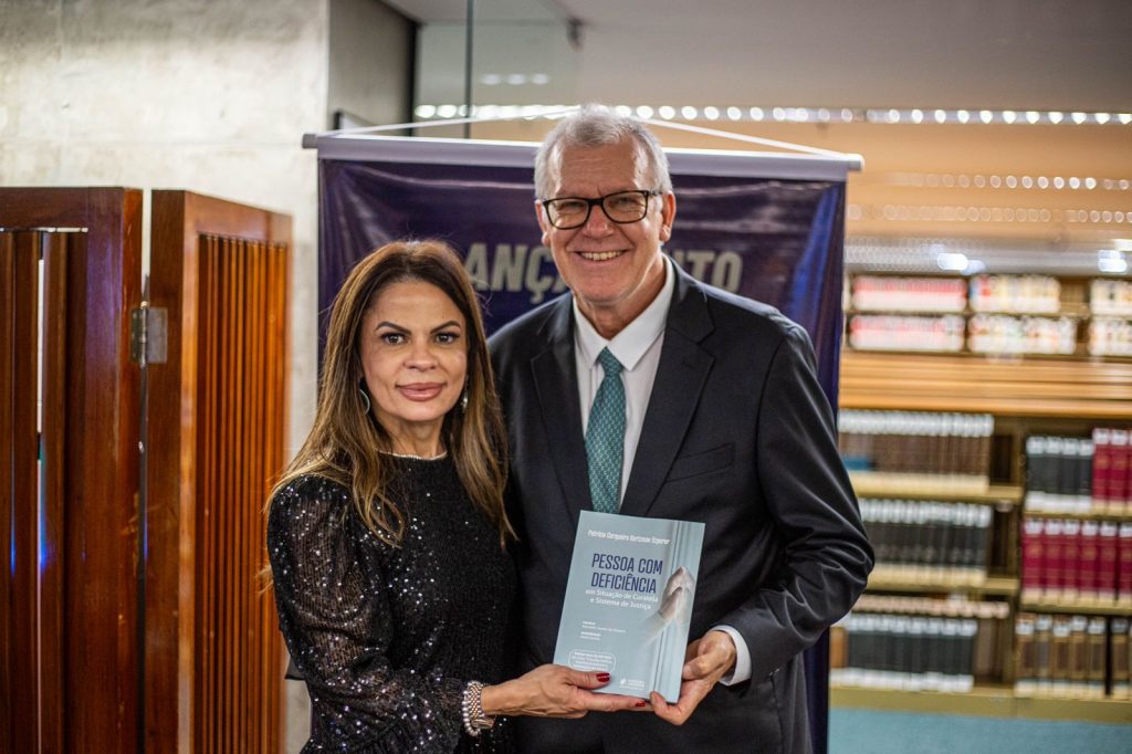 Juíza Patrícia Cerqueira lança o livro “Pessoa com Deficiência em Situação de Curatela e Sistema de Justiça” no STF    