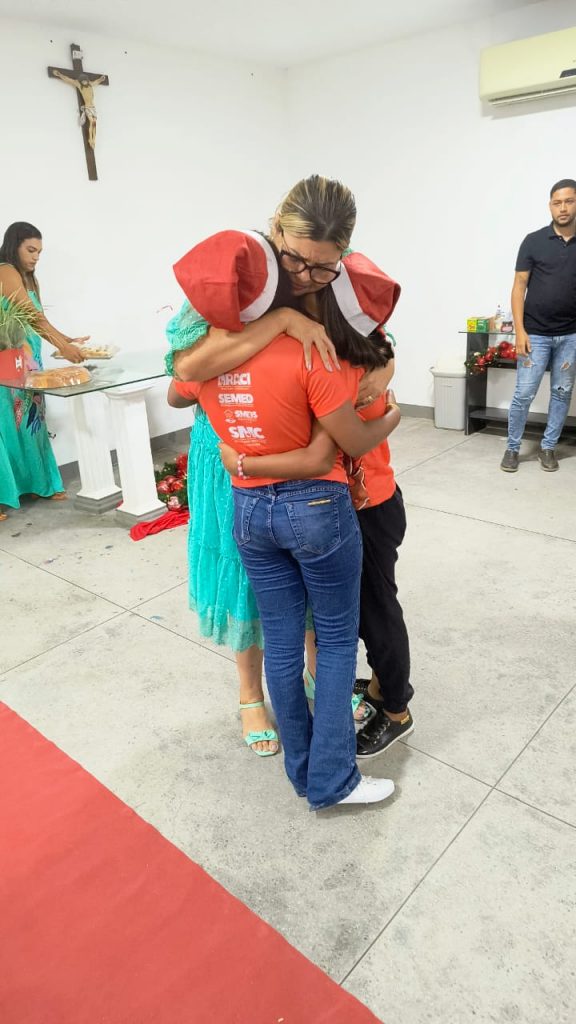 Natal em Família: TJBA promove encontro entre padrinhos e crianças institucionalizadas em Araci; ação integra o projeto “Ser Dindo é Massa”    