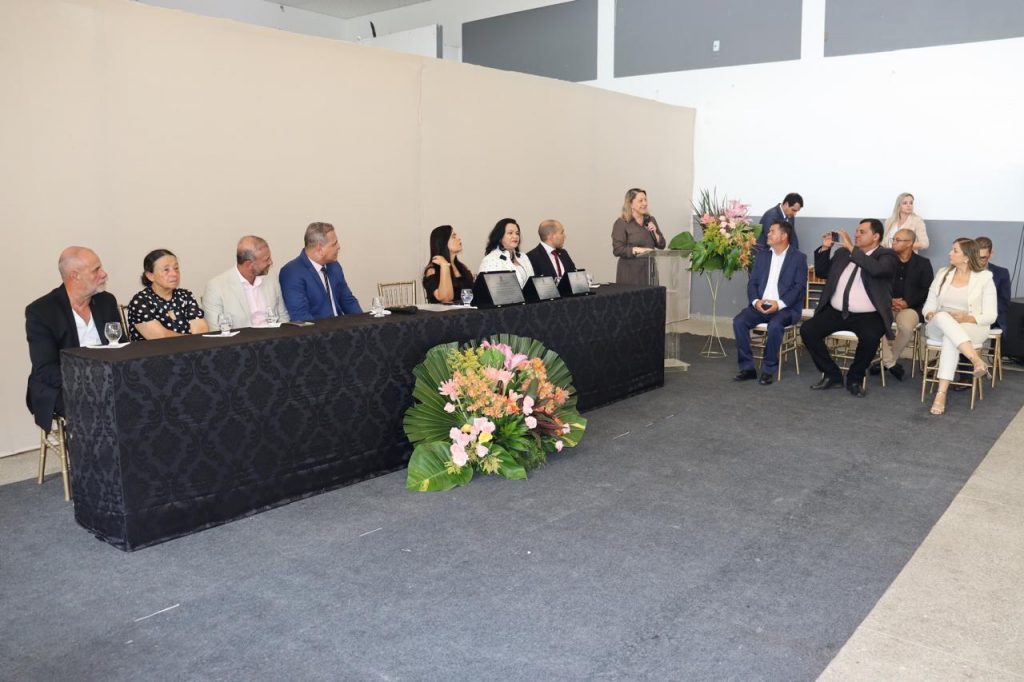 Presidente anuncia construção de novo fórum e assina convênio do Conecta Justiça durante cerimônia na qual se tornou cidadã de São Felipe     