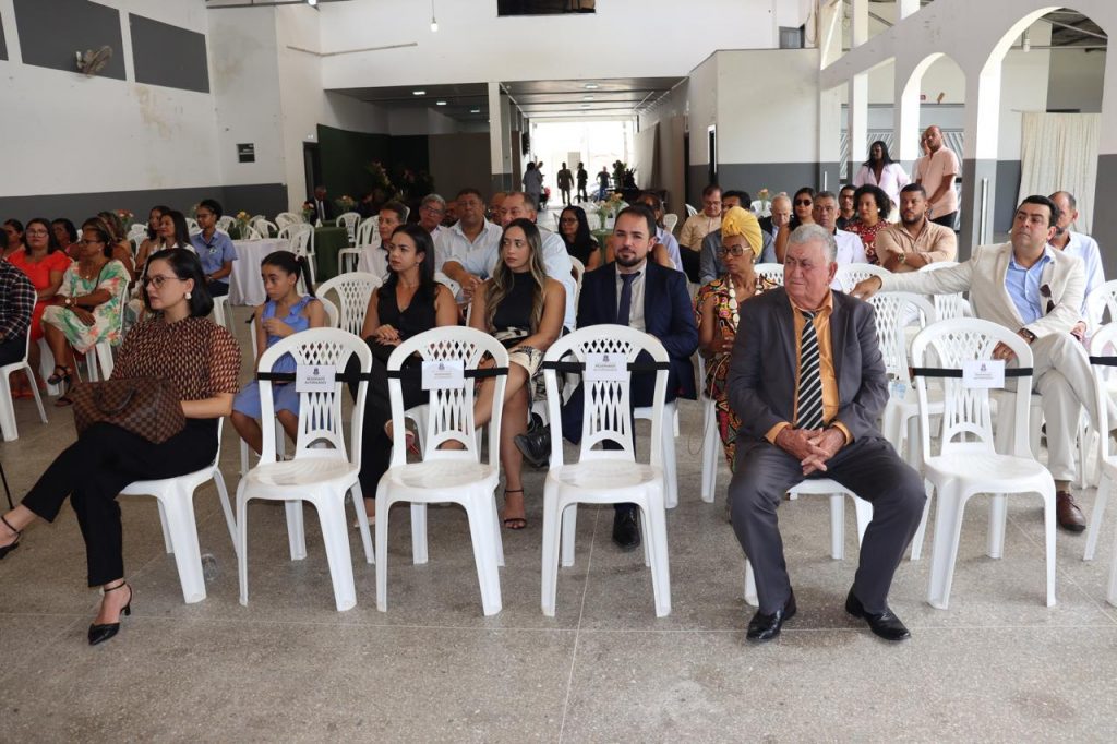 Presidente anuncia construção de novo fórum e assina convênio do Conecta Justiça durante cerimônia na qual se tornou cidadã de São Felipe     