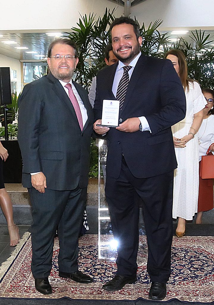 Presidente homenageia magistrados e servidores que se destacaram no TJBA Mais Júri; projeto superou a meta e realizou 640 sessões em três meses    