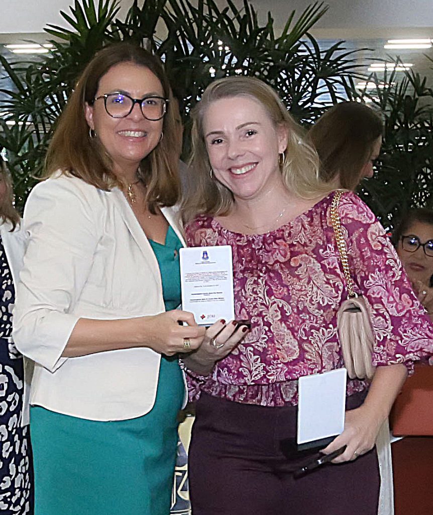 Presidente homenageia magistrados e servidores que se destacaram no TJBA Mais Júri; projeto superou a meta e realizou 640 sessões em três meses    