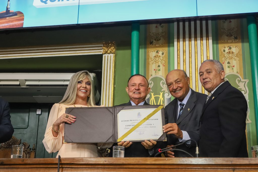 TJBA prestigia Juíza agraciada com a Comenda Maria Quitéria