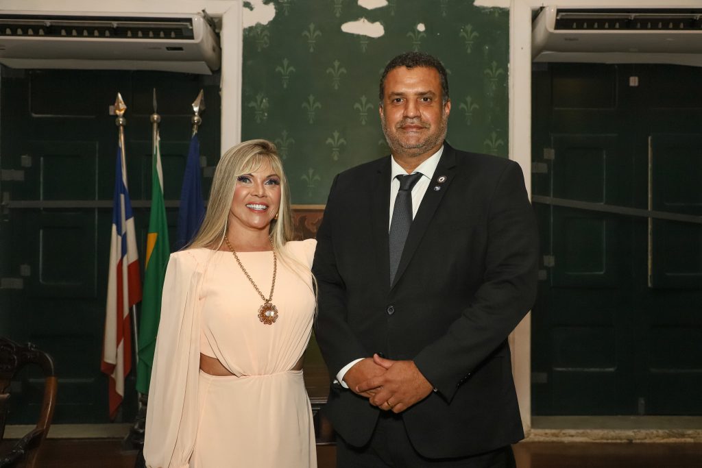 TJBA prestigia Juíza agraciada com a Comenda Maria Quitéria