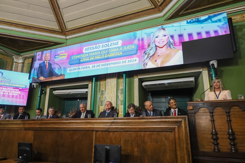 TJBA prestigia Juíza agraciada com a Comenda Maria Quitéria