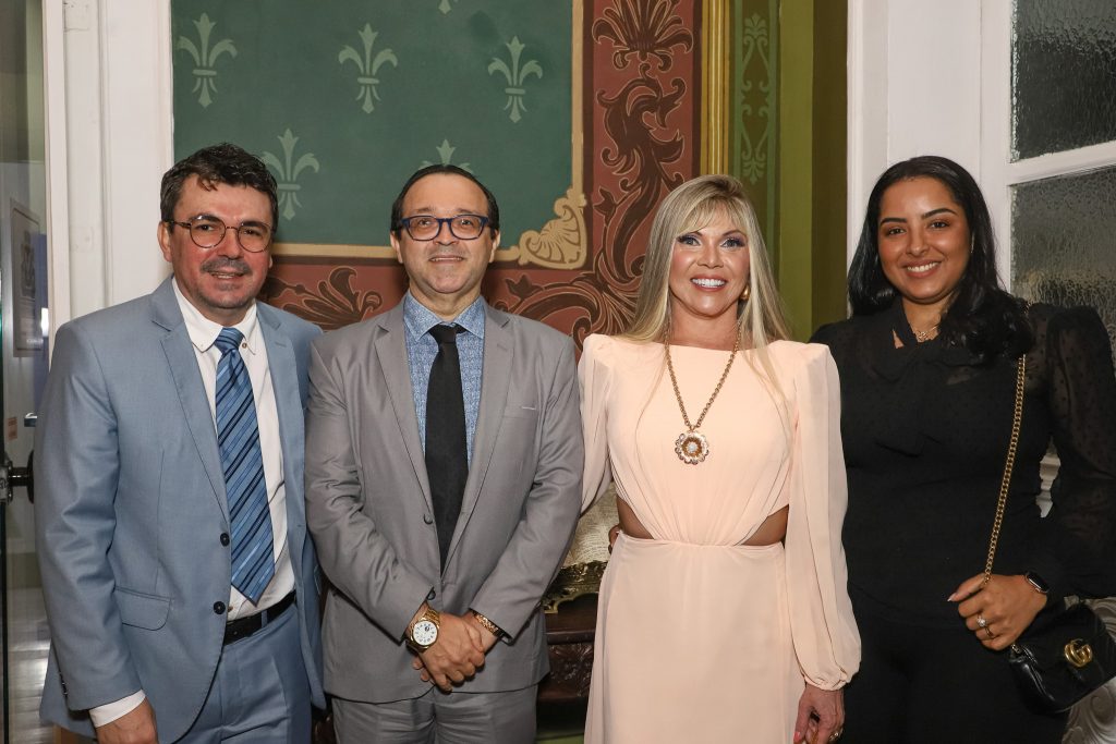 TJBA prestigia Juíza agraciada com a Comenda Maria Quitéria
