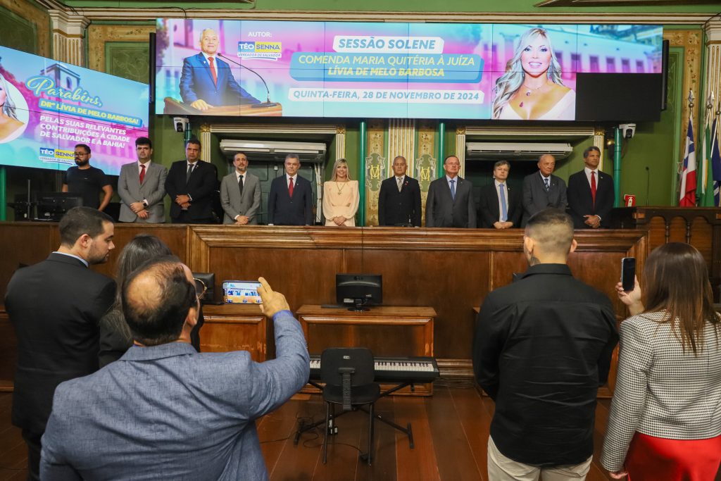 TJBA prestigia Juíza agraciada com a Comenda Maria Quitéria