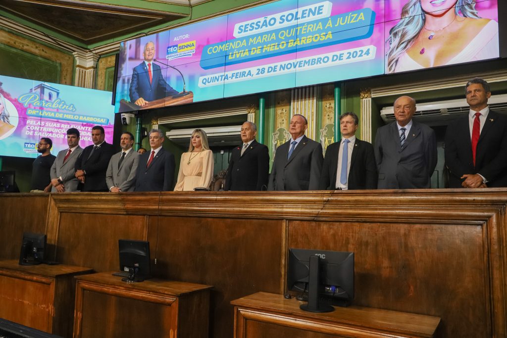 TJBA prestigia Juíza agraciada com a Comenda Maria Quitéria