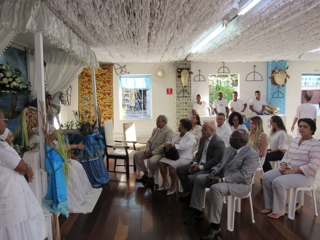 Galeria de Fotos - TJBA entrega Medalha dos 410 anos à Mãe Carmen e pede perdão por injustiças cometidas no passado  