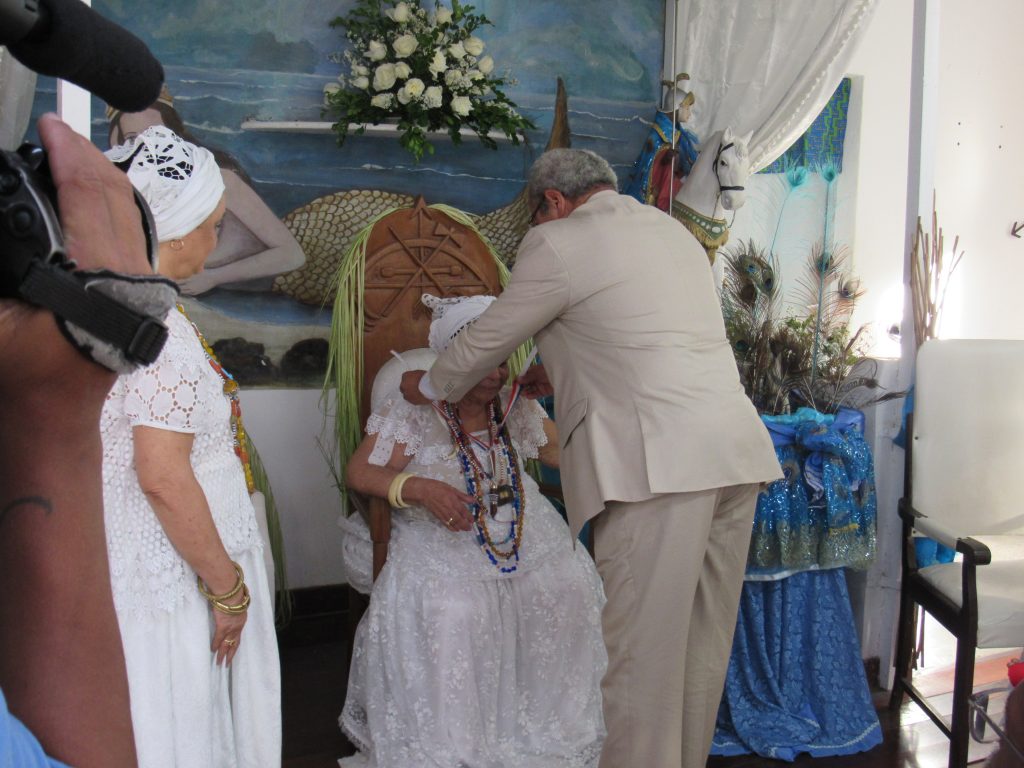 Galeria de Fotos - TJBA entrega Medalha dos 410 anos à Mãe Carmen e pede perdão por injustiças cometidas no passado  
