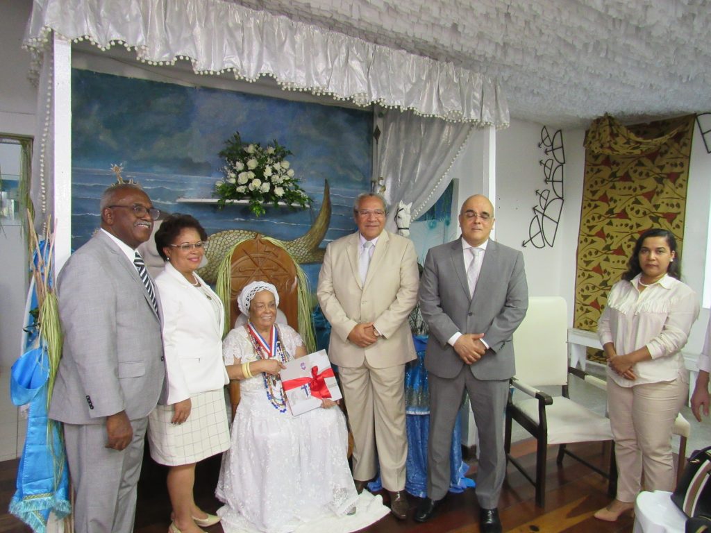 Galeria de Fotos - TJBA entrega Medalha dos 410 anos à Mãe Carmen e pede perdão por injustiças cometidas no passado  