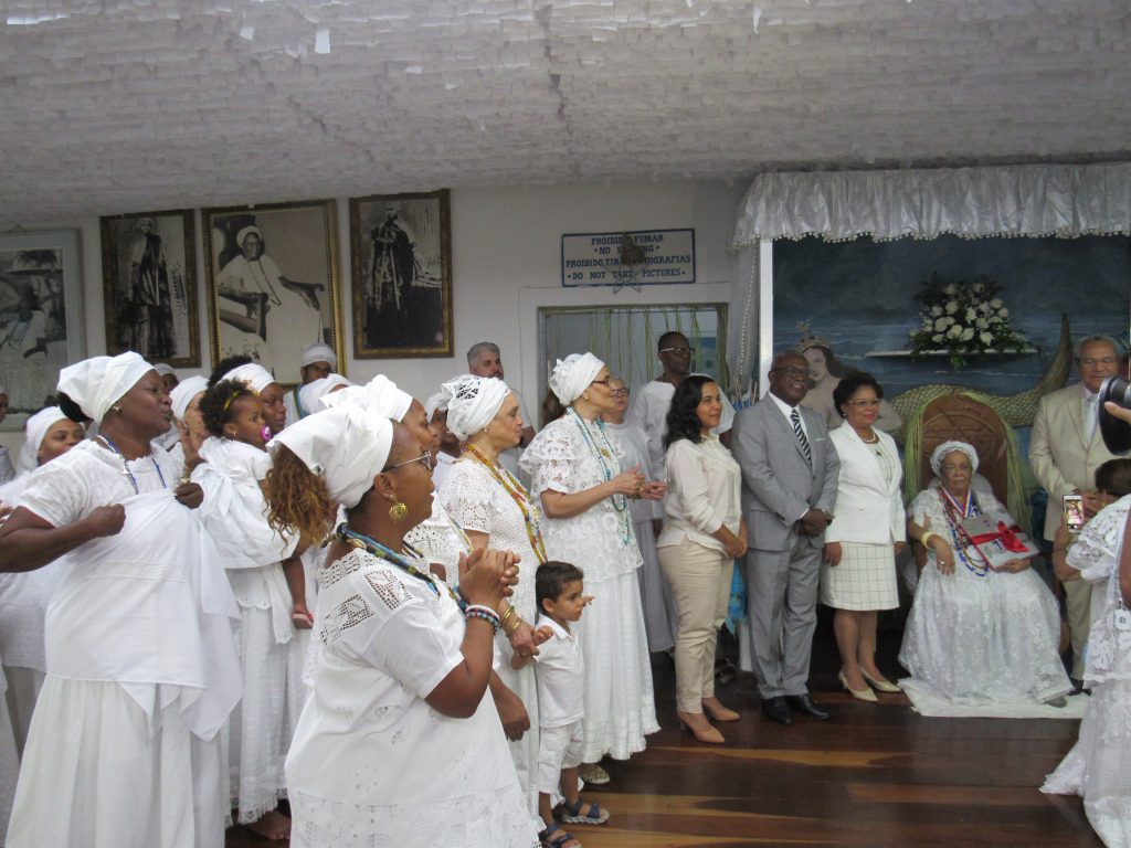 Galeria de Fotos - TJBA entrega Medalha dos 410 anos à Mãe Carmen e pede perdão por injustiças cometidas no passado  