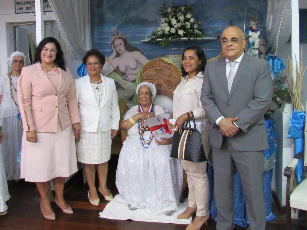 Galeria de Fotos - TJBA entrega Medalha dos 410 anos à Mãe Carmen e pede perdão por injustiças cometidas no passado  