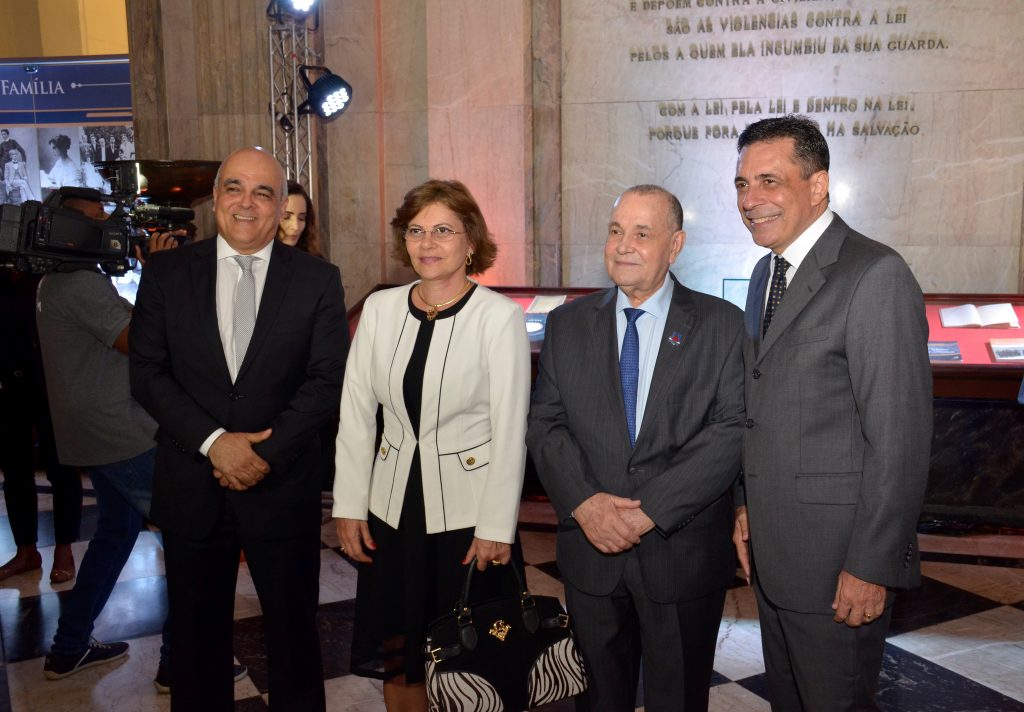 Galeria de Fotos - Inauguração de Monumento e lançamento de livro marcam as comemorações ao Fórum e ao Jurista Ruy Barbosa  