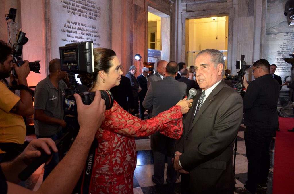 Galeria de Fotos - Inauguração de Monumento e lançamento de livro marcam as comemorações ao Fórum e ao Jurista Ruy Barbosa  