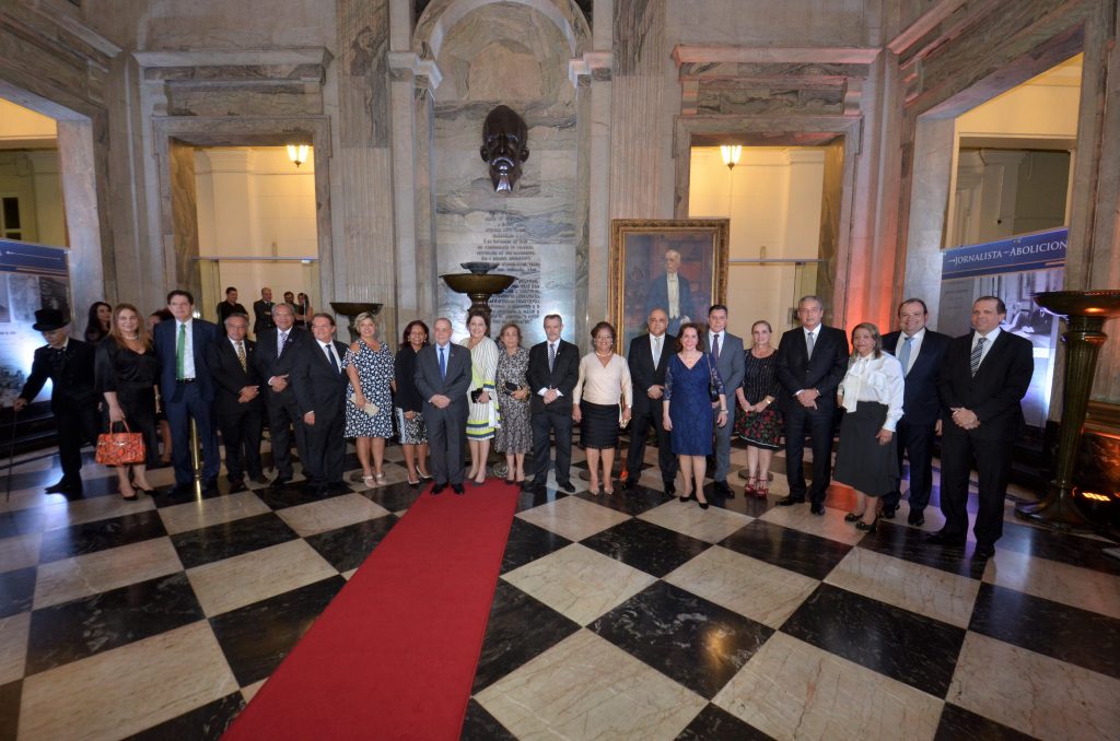 Galeria de Fotos - Inauguração de Monumento e lançamento de livro marcam as comemorações ao Fórum e ao Jurista Ruy Barbosa  