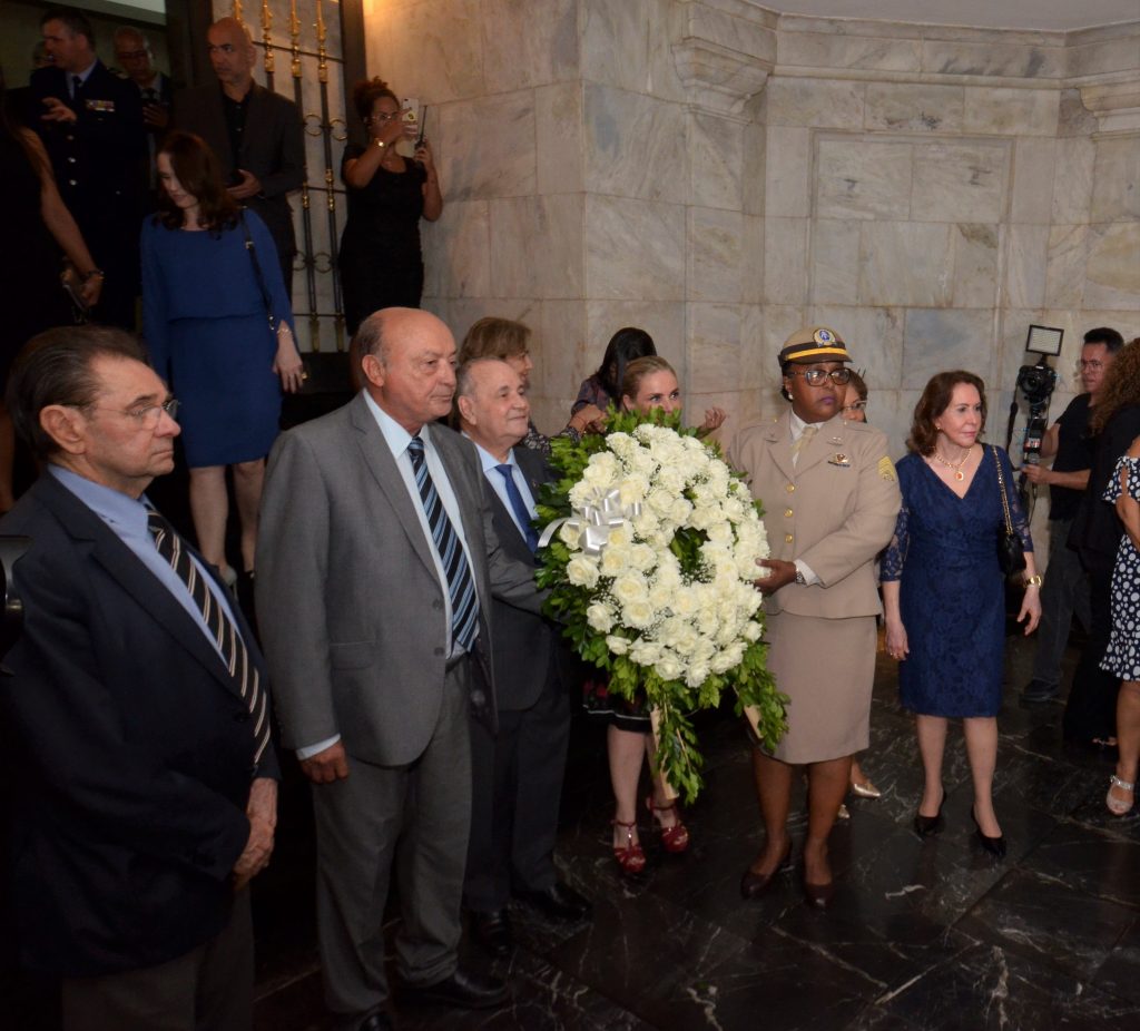 Galeria de Fotos - Inauguração de Monumento e lançamento de livro marcam as comemorações ao Fórum e ao Jurista Ruy Barbosa  
