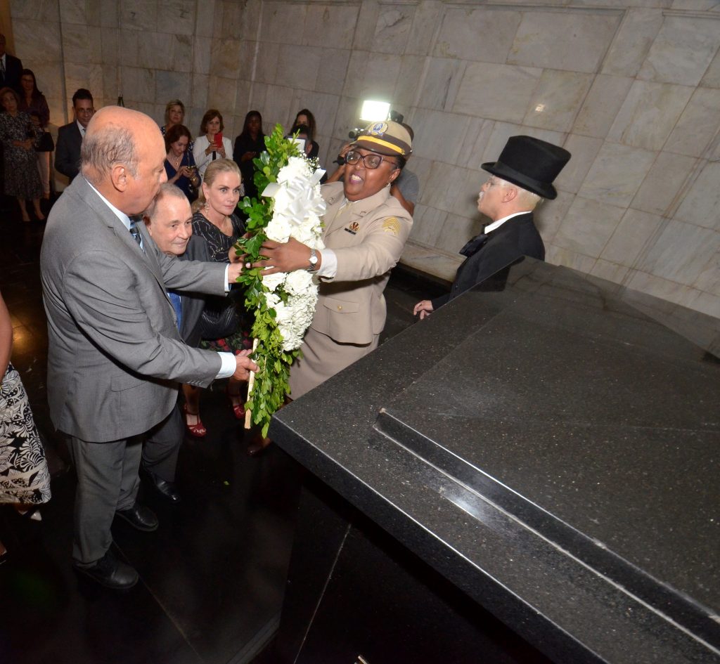 Galeria de Fotos - Inauguração de Monumento e lançamento de livro marcam as comemorações ao Fórum e ao Jurista Ruy Barbosa  