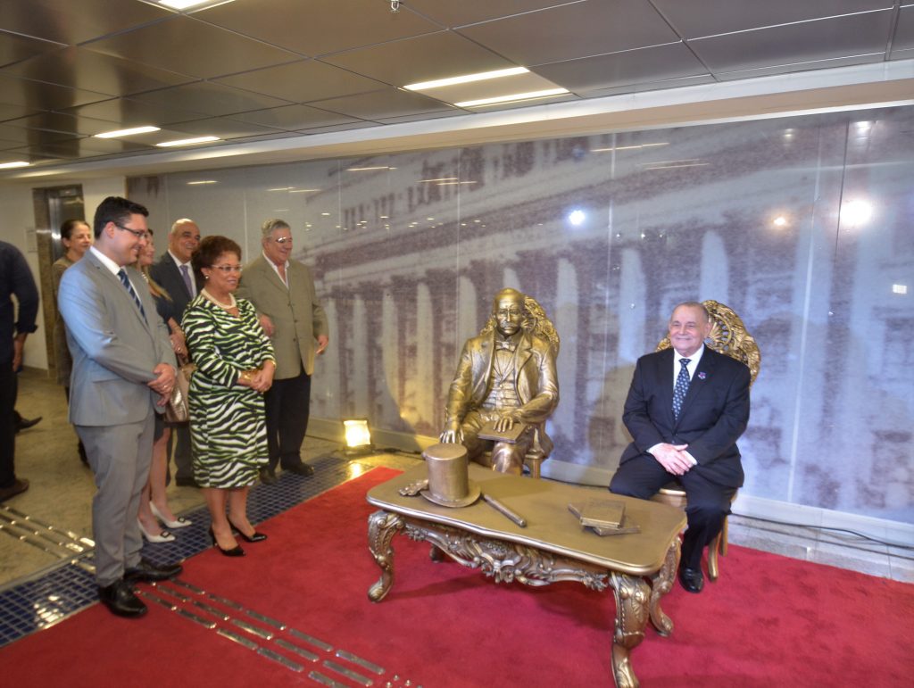 Galeria de Fotos - Inauguração de Monumento e lançamento de livro marcam as comemorações ao Fórum e ao Jurista Ruy Barbosa  