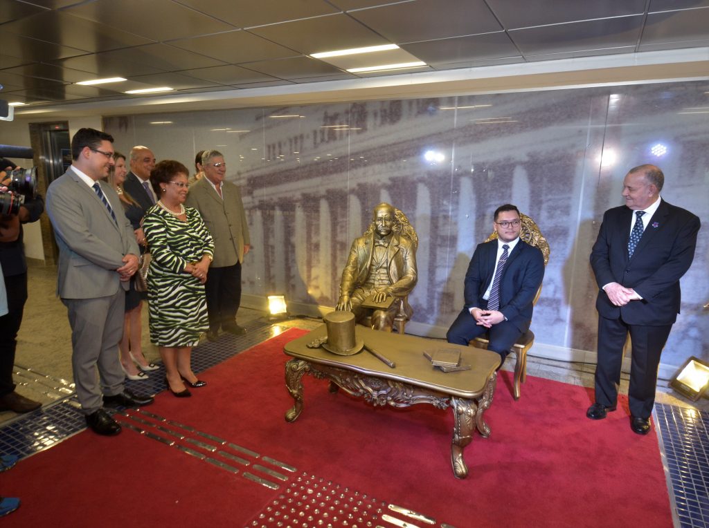Galeria de Fotos - Inauguração de Monumento e lançamento de livro marcam as comemorações ao Fórum e ao Jurista Ruy Barbosa  