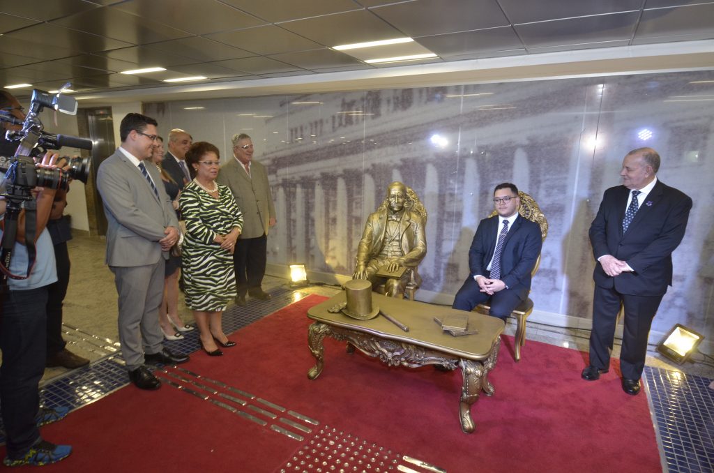 Galeria de Fotos - Inauguração de Monumento e lançamento de livro marcam as comemorações ao Fórum e ao Jurista Ruy Barbosa  