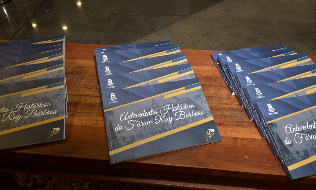 Galeria de Fotos - Inauguração de Monumento e lançamento de livro marcam as comemorações ao Fórum e ao Jurista Ruy Barbosa  