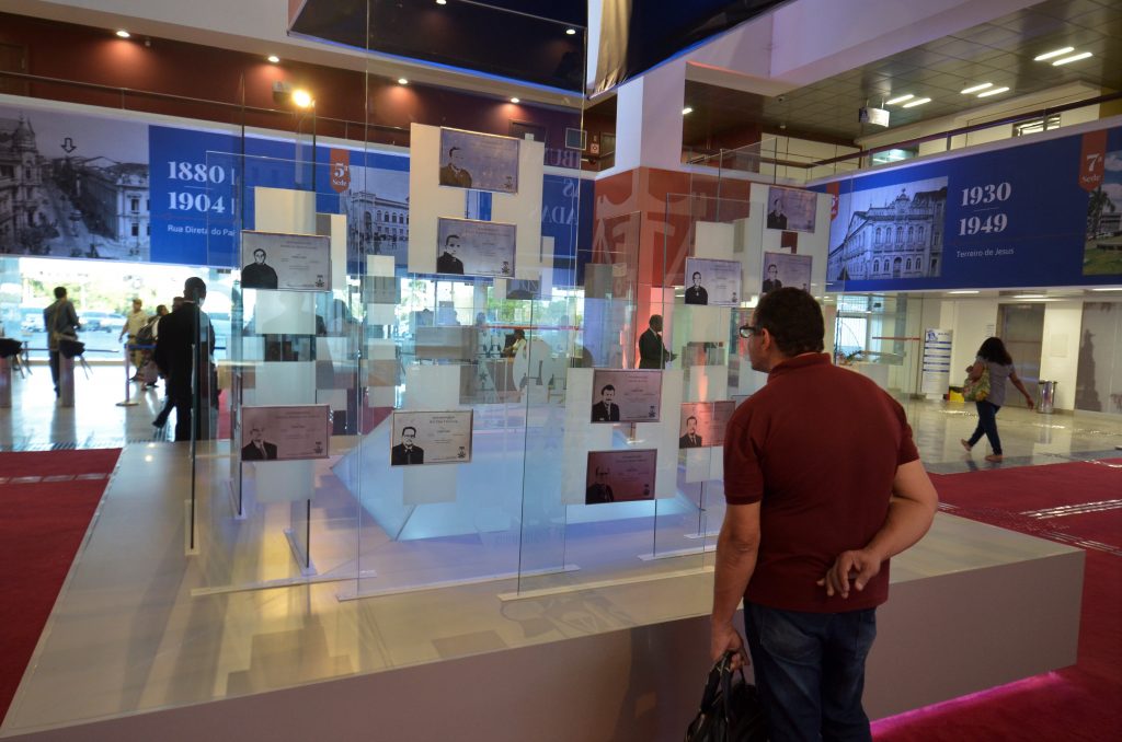 Galeria de Fotos - Inauguração de Monumento e lançamento de livro marcam as comemorações ao Fórum e ao Jurista Ruy Barbosa  