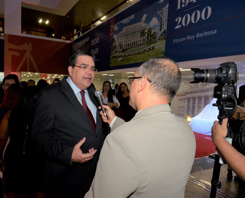 Galeria de Fotos - Inauguração de Monumento e lançamento de livro marcam as comemorações ao Fórum e ao Jurista Ruy Barbosa  