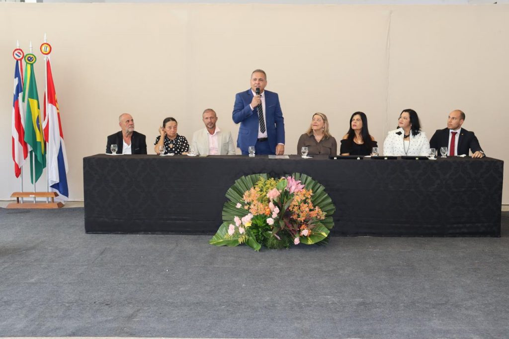 Presidente anuncia construção de novo fórum e assina convênio do Conecta Justiça durante cerimônia na qual se tornou cidadã de São Felipe     