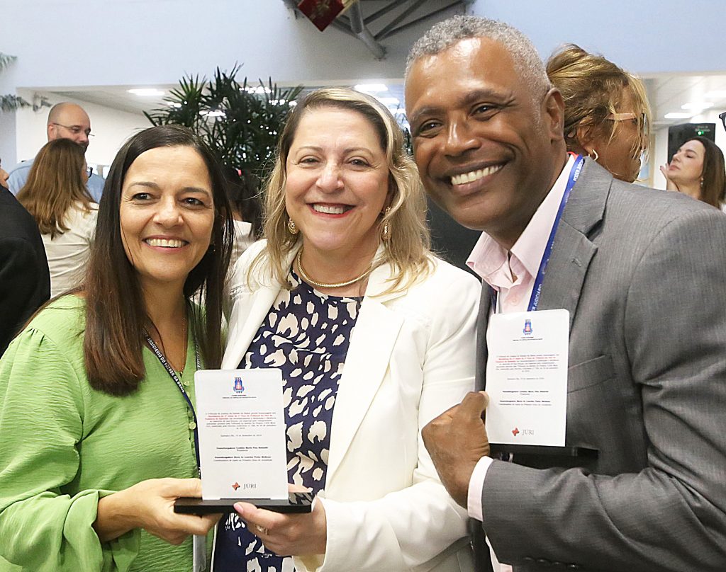 Presidente homenageia magistrados e servidores que se destacaram no TJBA Mais Júri; projeto superou a meta e realizou 640 sessões em três meses    