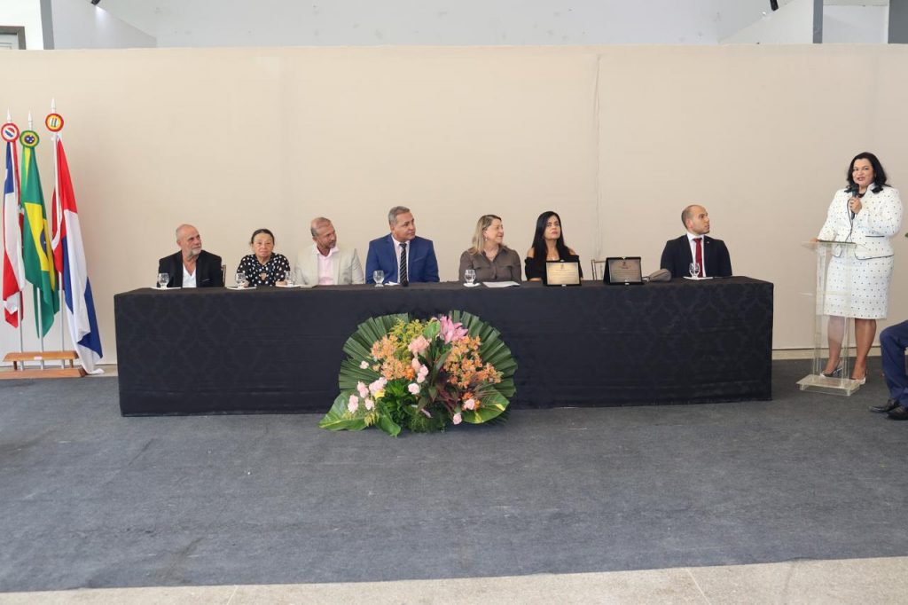 Presidente anuncia construção de novo fórum e assina convênio do Conecta Justiça durante cerimônia na qual se tornou cidadã de São Felipe     